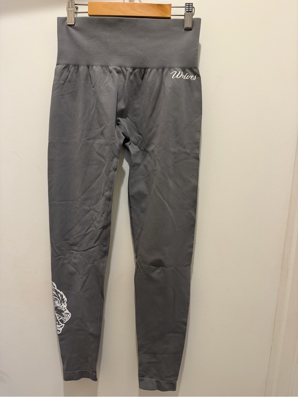 Darc Sport Gray 'Wolves' Performance Leggings 150 of 500